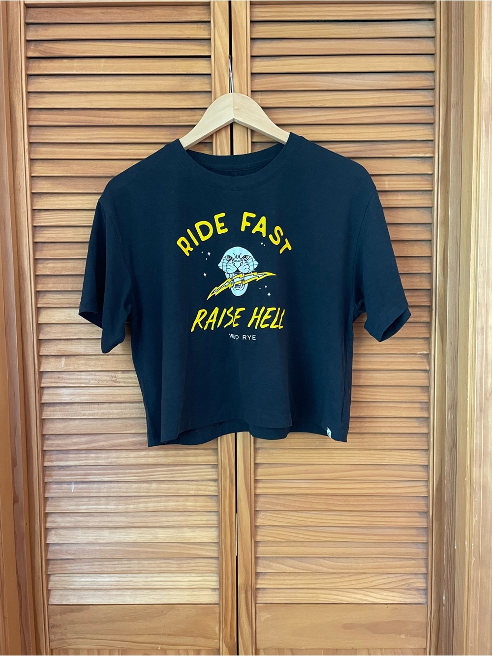 Wild Rye Cropped Graphic Tee
